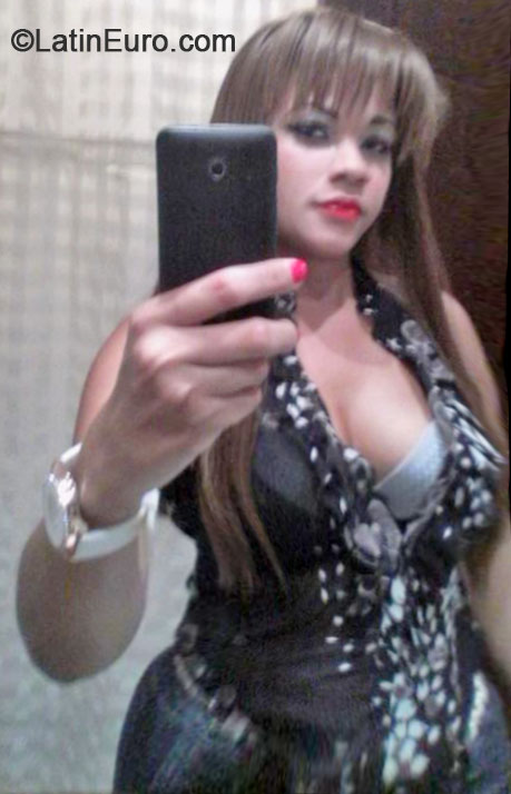 Date this sultry Dominican Republic girl EMILCY from Santo Domingo DO56540