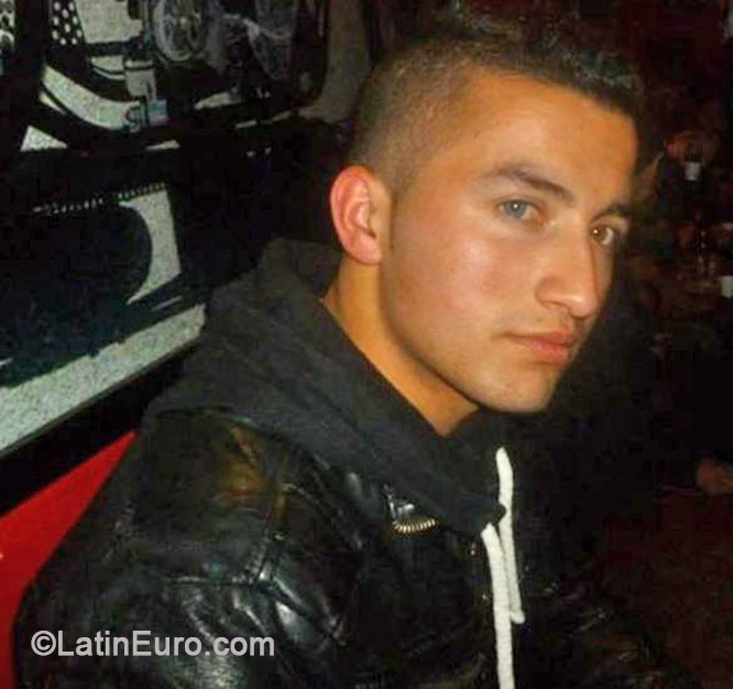 Date this hot Colombia man Alexander from Bogota CO16153