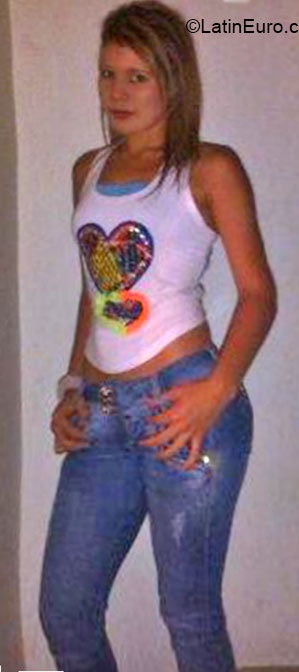 Date this georgeous Colombia girl Maryuri from Cali CO16334