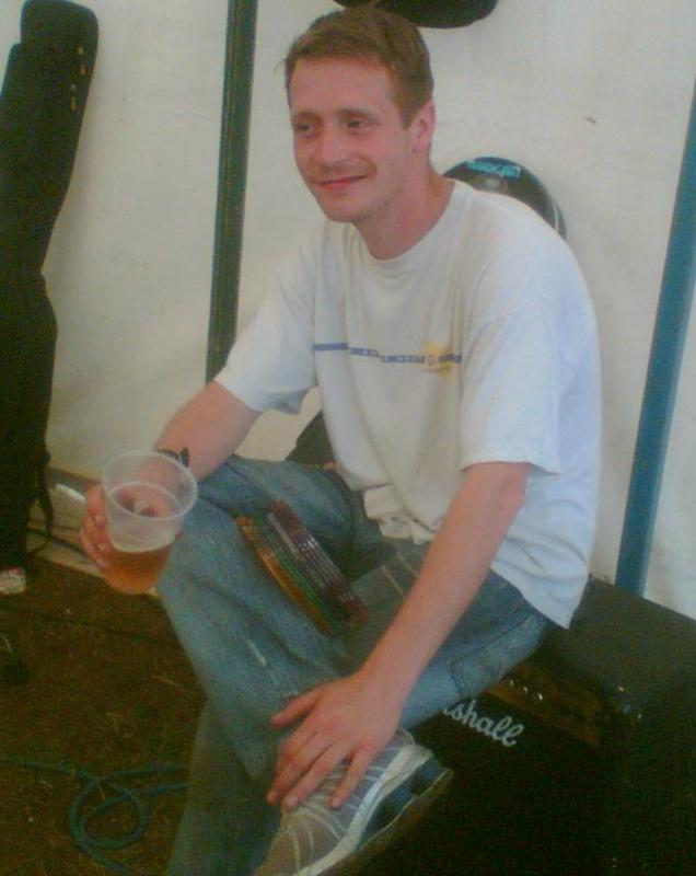 Date this young United Kingdom man Bruvgra from Kent GB775