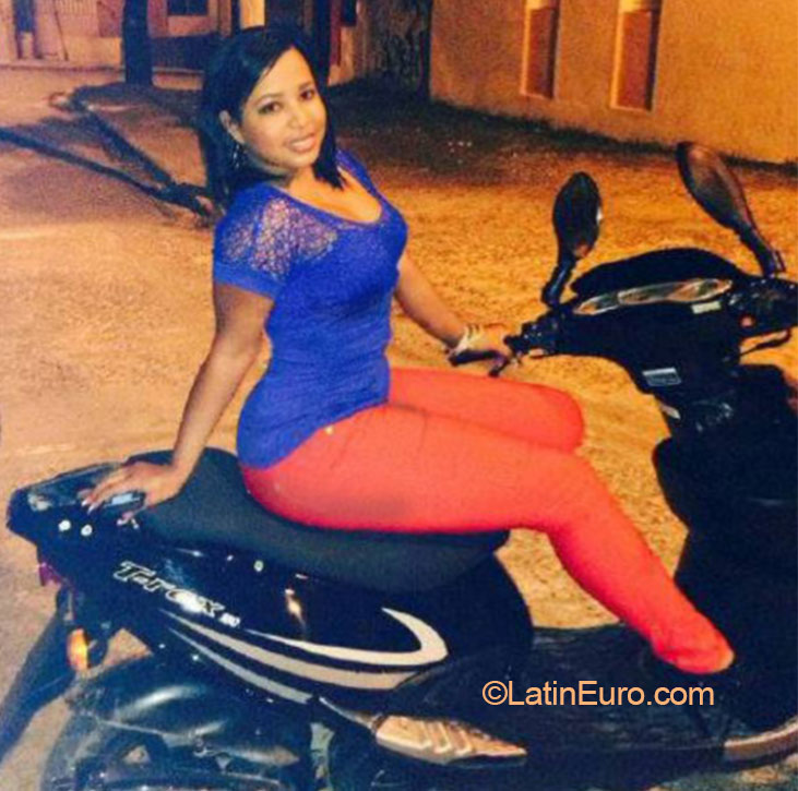 Date this beautiful Dominican Republic girl Yanara from Higuey DO32738