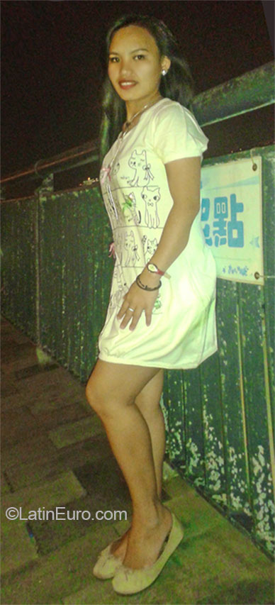 Date this voluptuous Hong Kong girl Jeneth from Hong Kong PH710