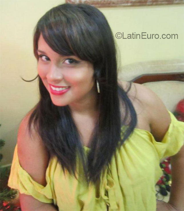 Date this sultry Colombia girl Jennifer from Cartagena CO16404