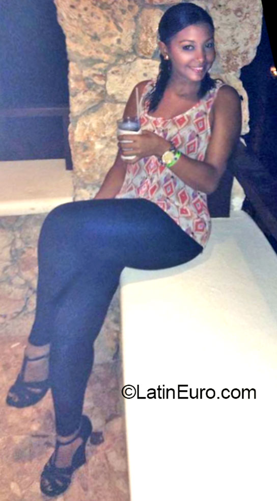 Date this cute Dominican Republic girl Emelin from Santo Domingo DO20248