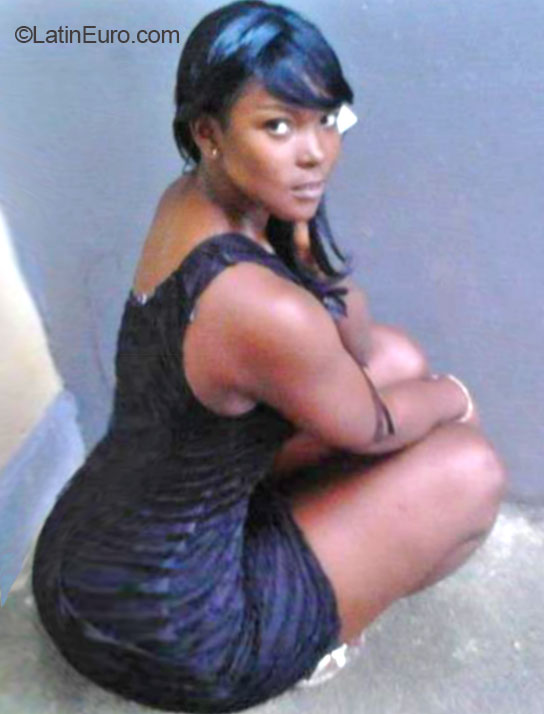 Date this young Jamaica girl Britanie from Kingston JM1878
