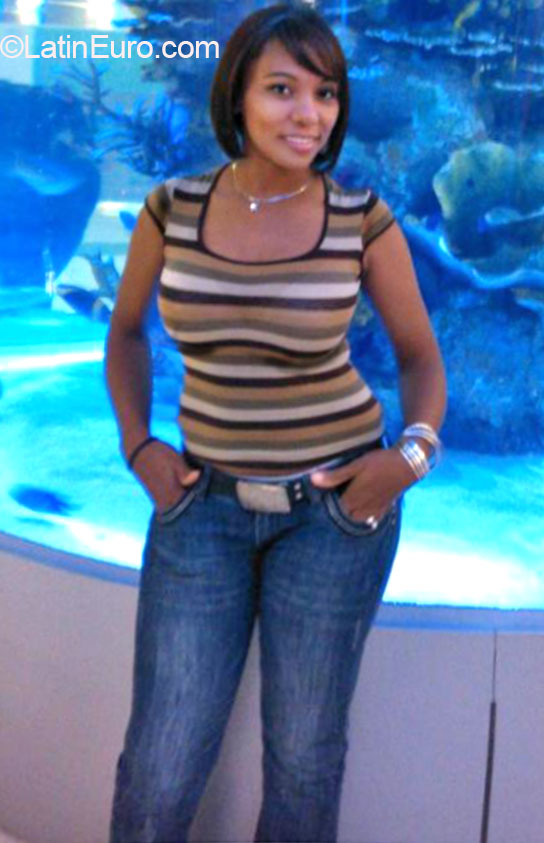 Date this beautiful Dominican Republic girl Margaret from Santo Domingo DO21033