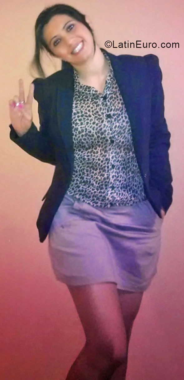 Date this charming Colombia girl Maribel from Bogota CO16529
