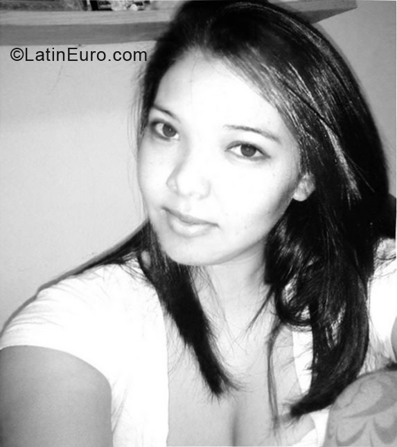 Date this beautiful Honduras girl Fabiola from Tegucigalpa HN1273