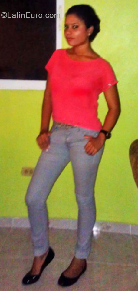 Date this voluptuous Dominican Republic girl Ginna from Santiago DO20569