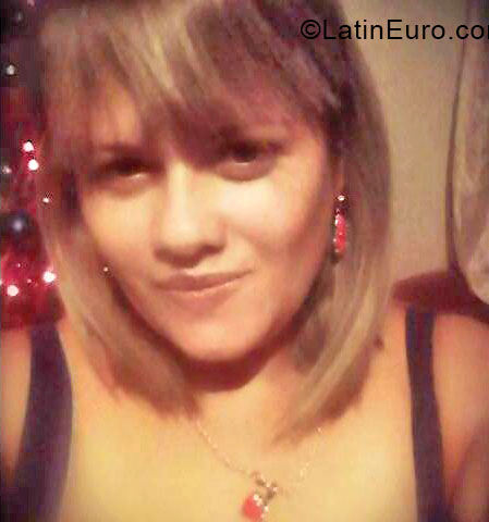 Date this nice looking Honduras girl Cynthia from La Ceiba HN1293