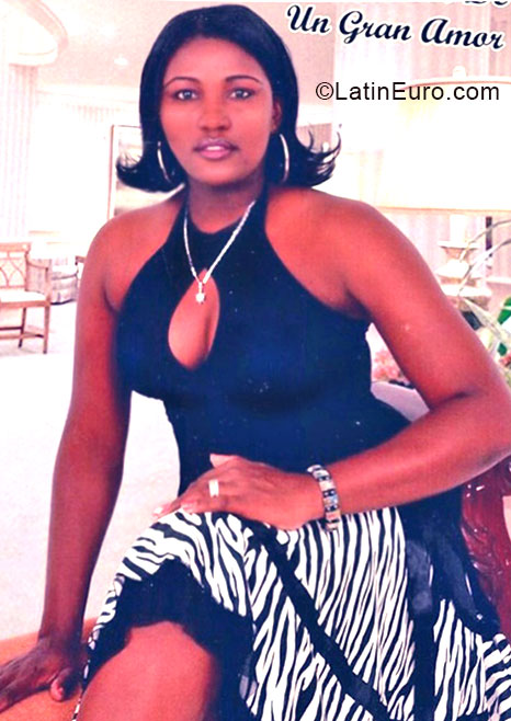 Date this exotic Dominican Republic girl Yenny from San Pedro De Macoris DO20589