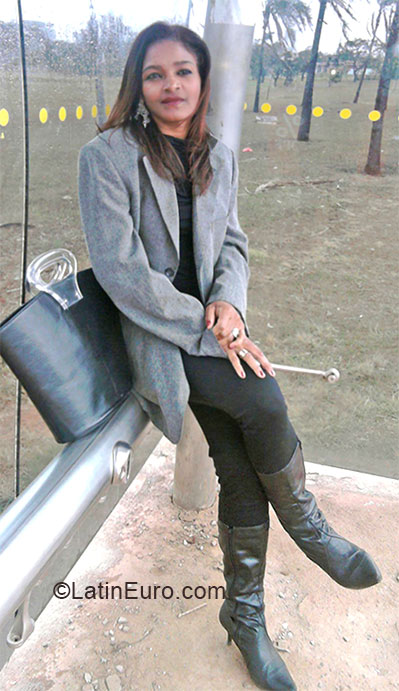 Date this georgeous Brazil girl Waldetie from Brasilia BR9123
