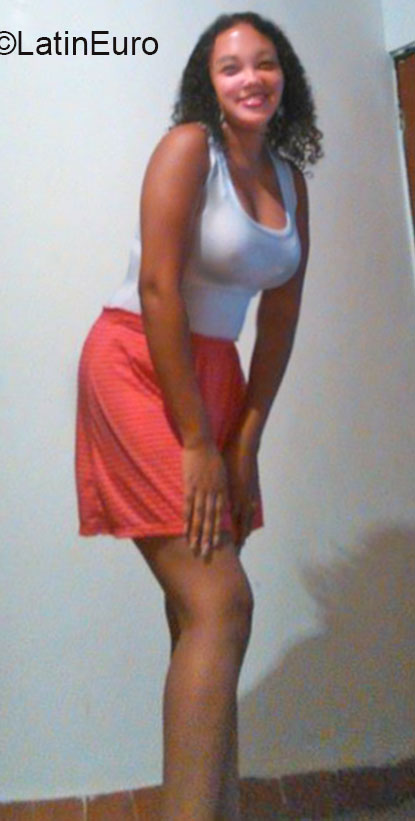 Date this exotic Colombia girl Karen from Cali CO16609