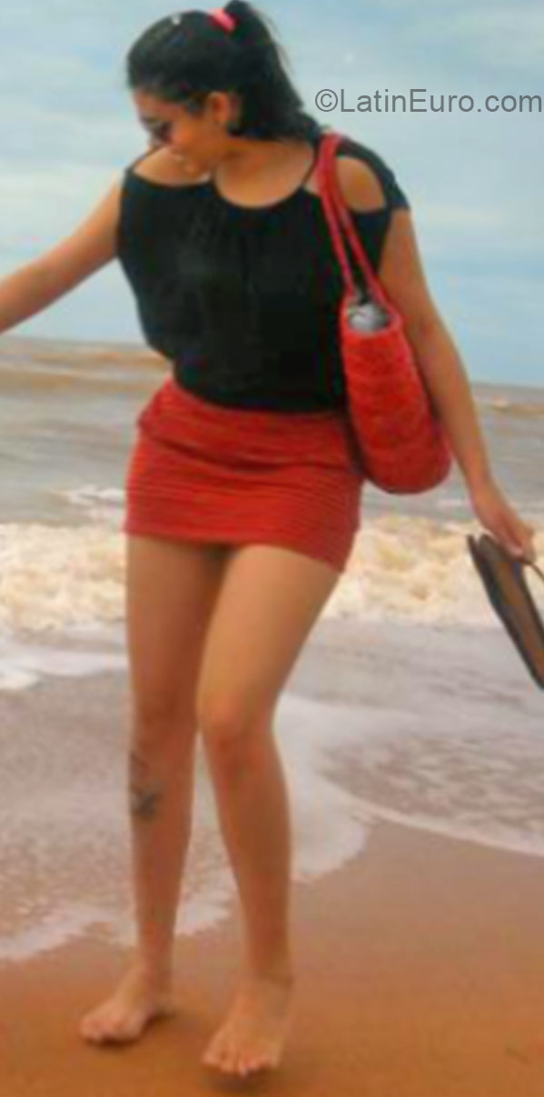 Date this foxy Brazil girl Suelam from Governador Valadares BR9176