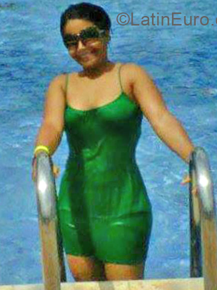 Date this georgeous Dominican Republic girl Milqueia from Santo Domingo DO20990