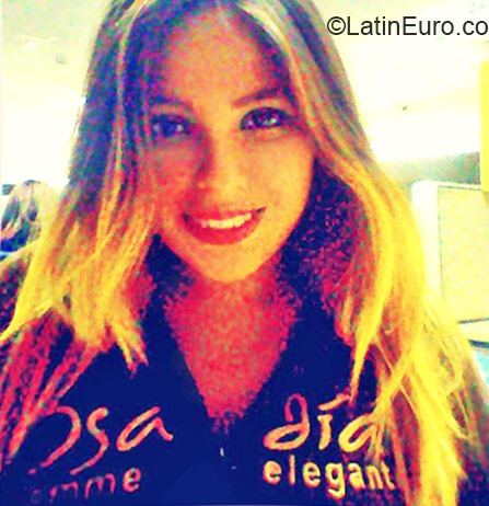 Date this sensual Venezuela girl Lia from Caracas VE383