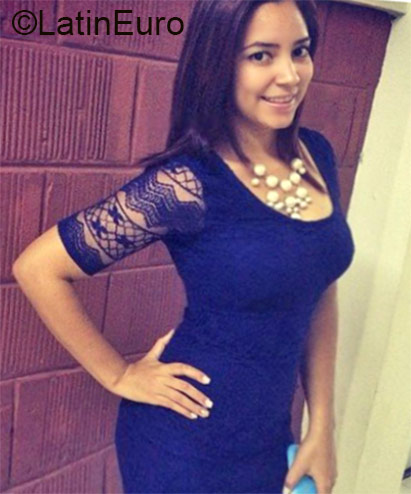 Date this lovely Dominican Republic girl Raelina from Santiago DO21098