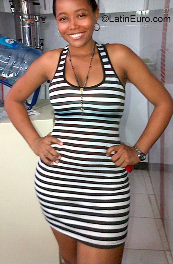 Date this delightful Colombia girl Helena from Medellin CO16820
