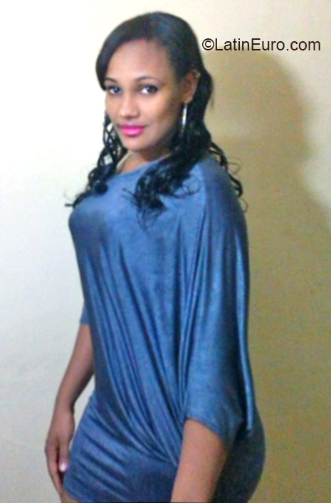 Date this pretty Dominican Republic girl Yuderkys from Santiago DO21122