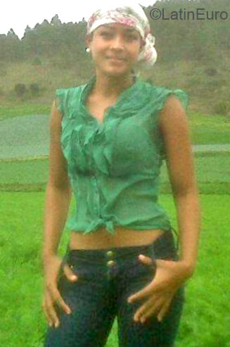 Date this attractive Dominican Republic girl Luz from Santiago DO21134