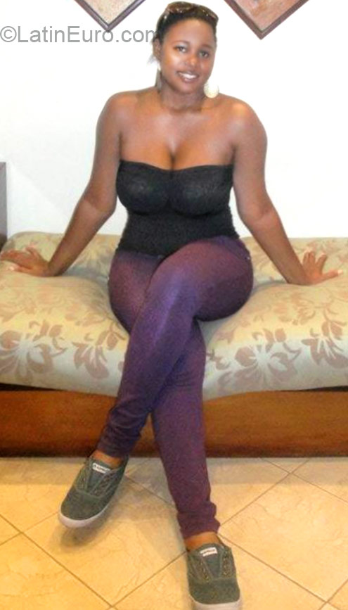Date this pretty Honduras girl Delsa from Tegucigalpa HN1422