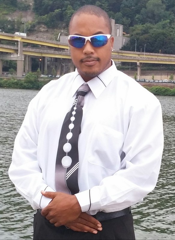 Date this young United States man Business from Lake Tahoe US15833