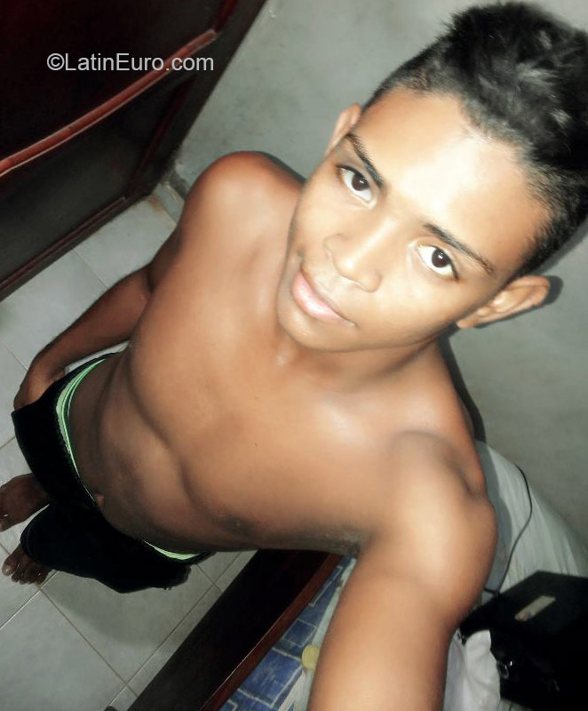 Date this fun Colombia man Nadir from Medellin CO16873