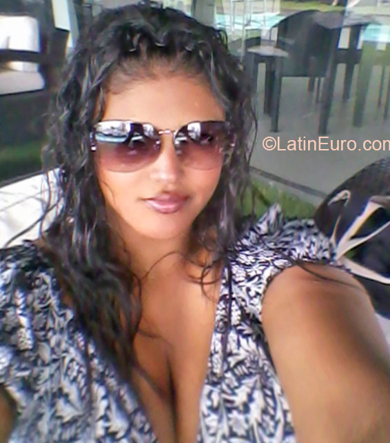 Date this young Panama girl Mayra from Panama City PA547