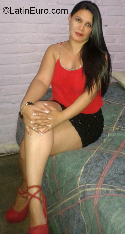 Date this good-looking Honduras girl Gabriela from Tegucigalpa HN1440