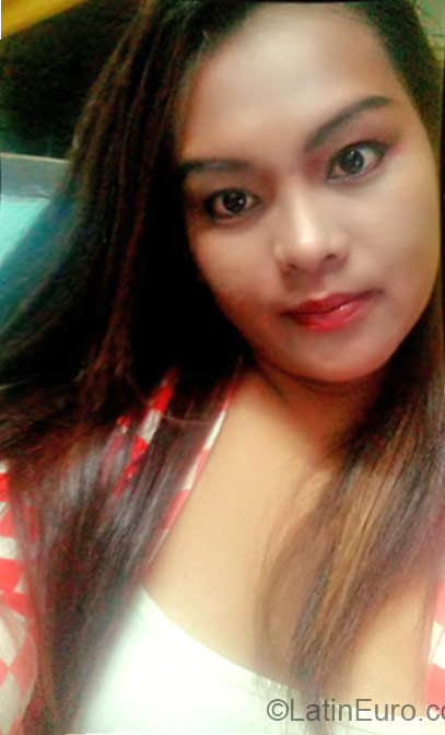 Date this tall Philippines girl Raquel from Ilocos Sur PH745