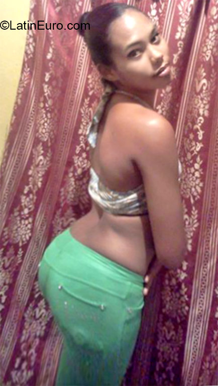 Date this cute Dominican Republic girl Nasly from San francisco de macoris DO21293