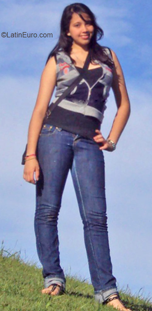 Date this funny Venezuela girl Ashly from Maracay VE401