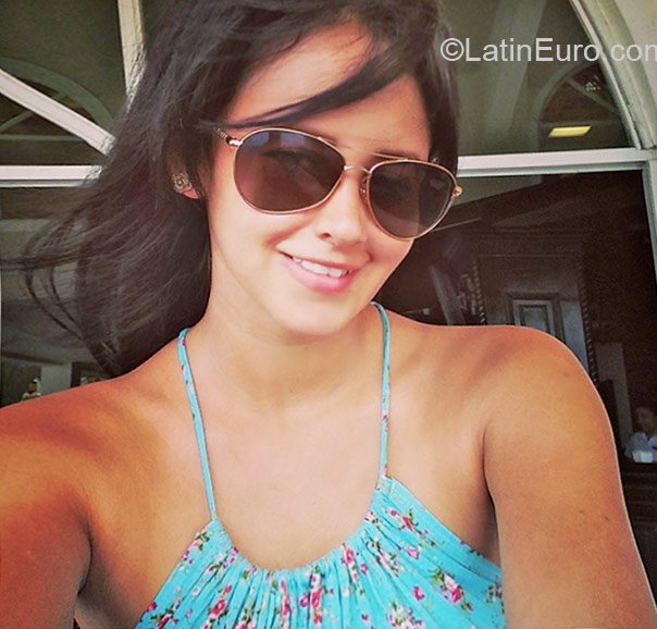 Date this pretty Panama girl Samatha from Panama City PA554