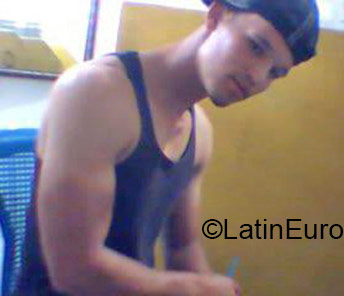 Date this hot Dominican Republic man Javier from Santo Domingo DO21449