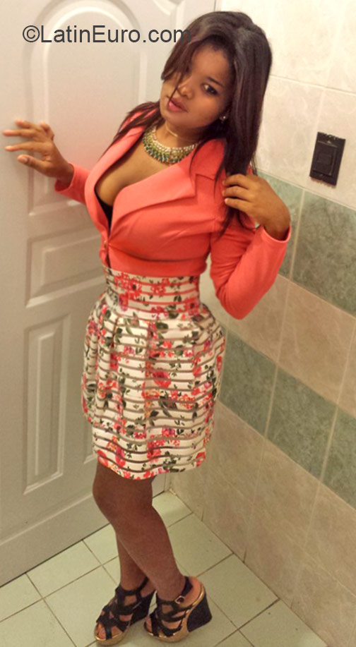 Date this hot Dominican Republic girl Claudia from Higuey DO21458