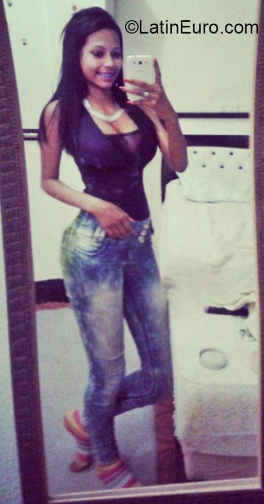 Date this happy Brazil girl Maylia from Sao Paulo BR9249