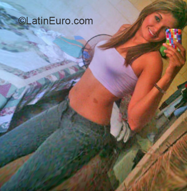 Date this charming Honduras girl Gloria Samantha from Honduras HN1482