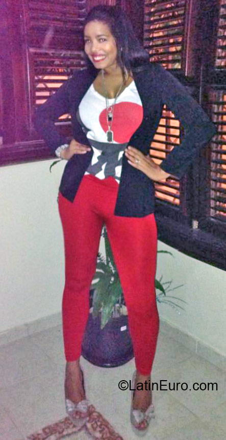 Date this sultry Dominican Republic girl Noelia from Higuey DO21599