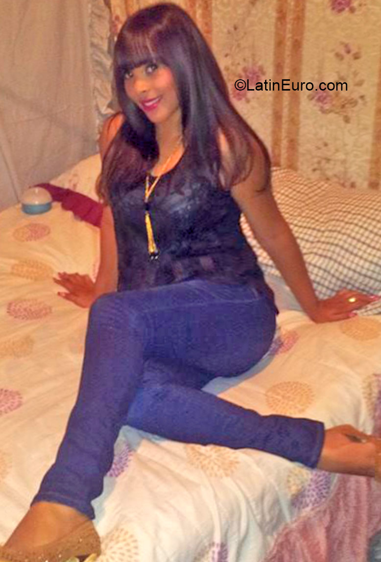 Date this fun Dominican Republic girl Maria paula from Santo Domingo DO21645