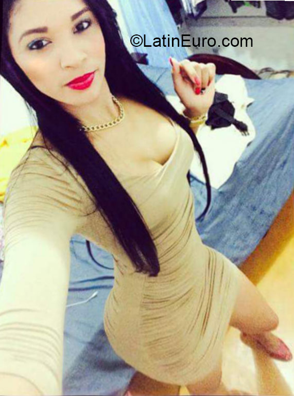 Date this exotic Dominican Republic girl Katherine from Santiago DO21664
