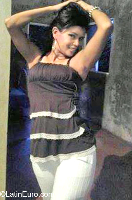 Date this young Dominican Republic girl Alexandra from Bonao DO21678