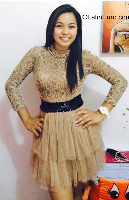 Date this voluptuous Philippines girl Jennifer from Manila PH759