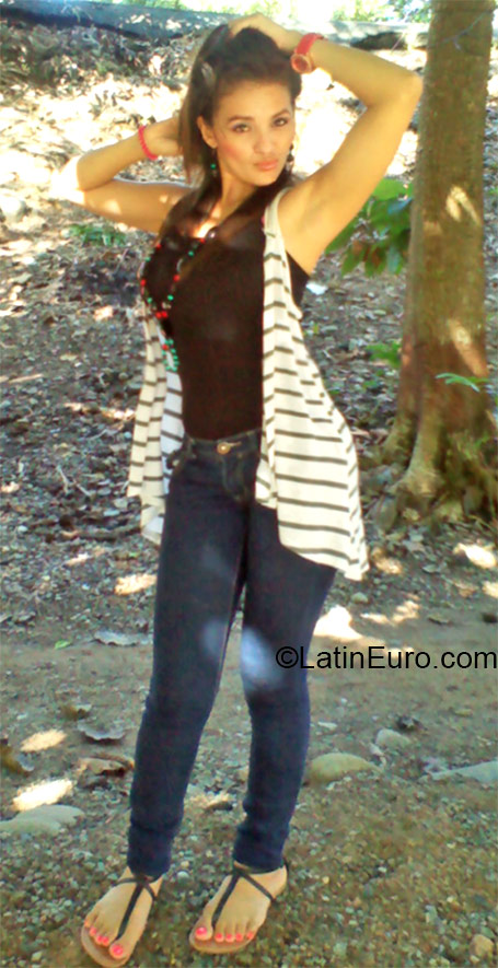 Date this delightful Honduras girl Sofia from Tegucigalpa HN1485
