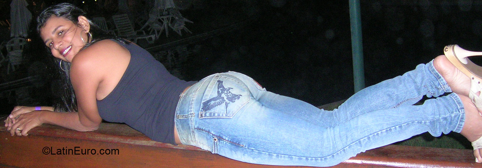 Date this lovely Brazil girl Valeria from Recife BR9278