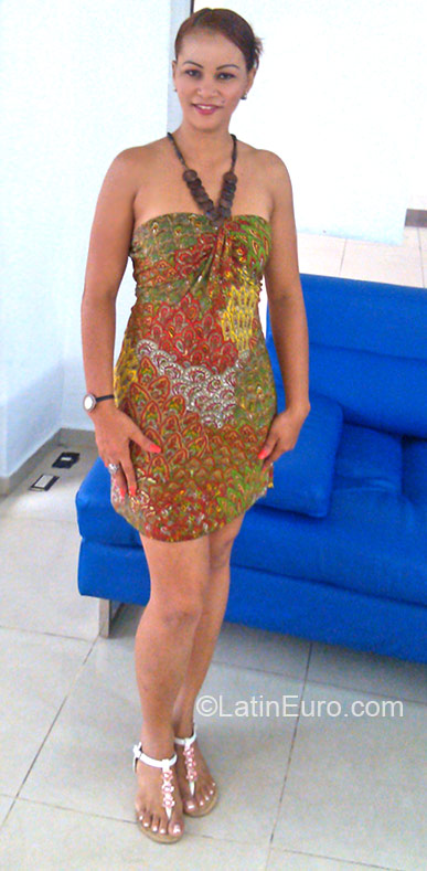 Date this fun Dominican Republic girl Leidy from Santo Domingo DO21756