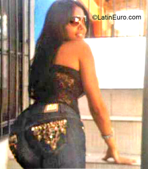 Date this passionate Dominican Republic girl Yajairia from Santo Domingo DO21765