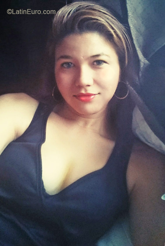 Date this gorgeous Colombia girl Olga from Medellin CO17176