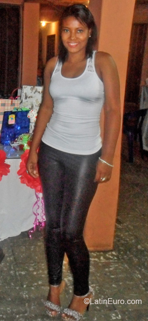 Date this good-looking Colombia girl Beatriz from Cali CO17213