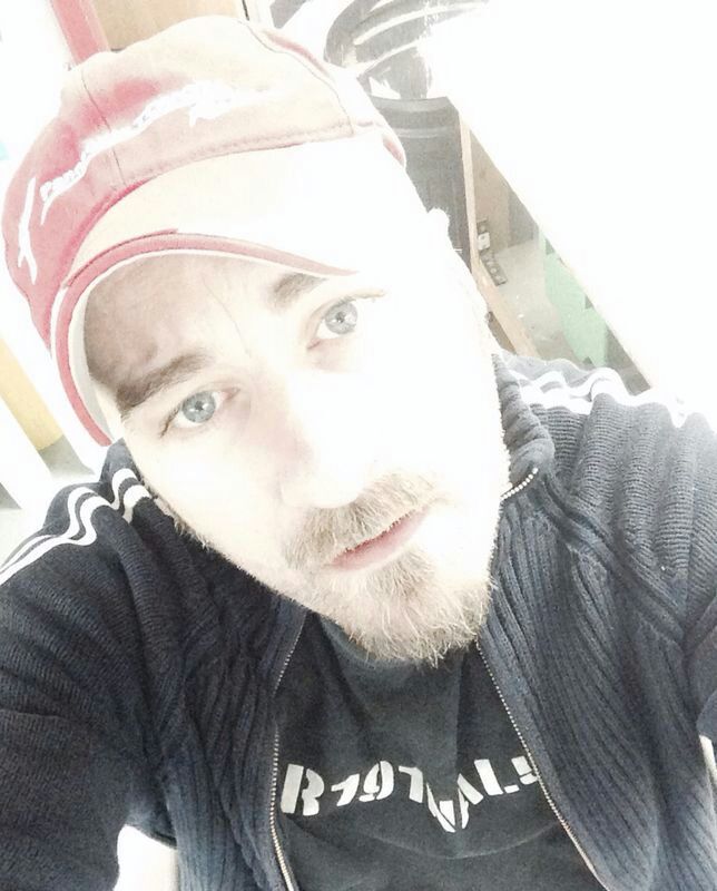 Date this cute United Kingdom man Steve from Brighton GB803