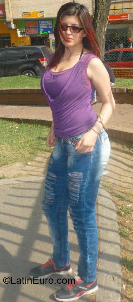 Date this tall Colombia girl Diana from Bogota CO17275